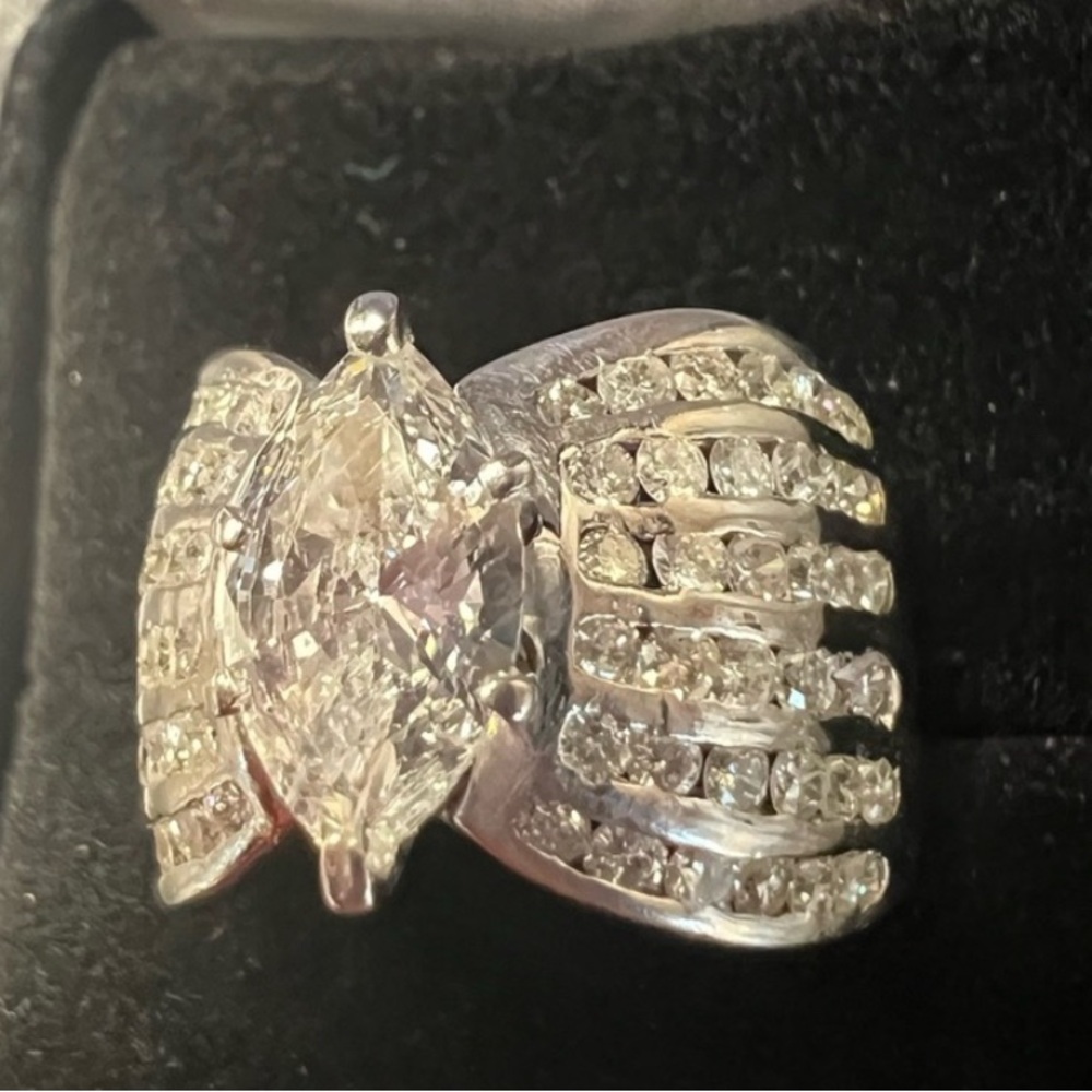 14k natural white gold diamond ring size 7.5